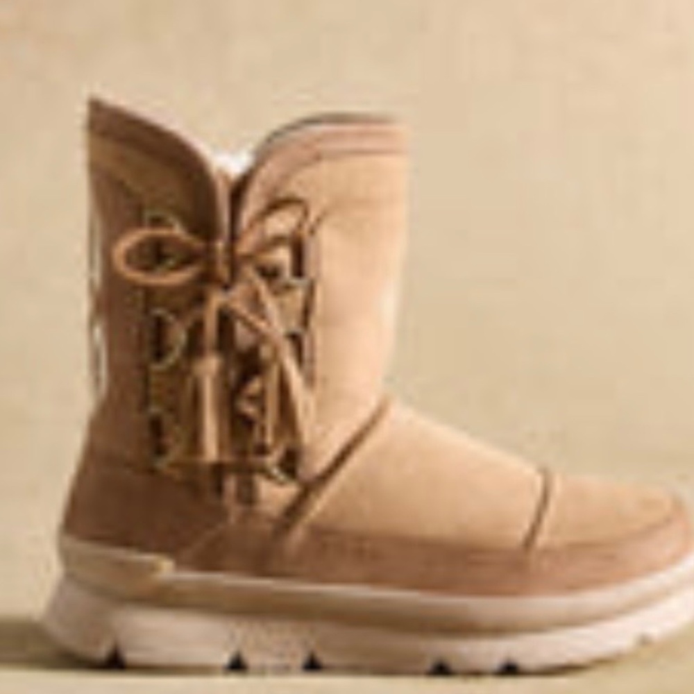 Manitobah boot - size 7 - chestnut